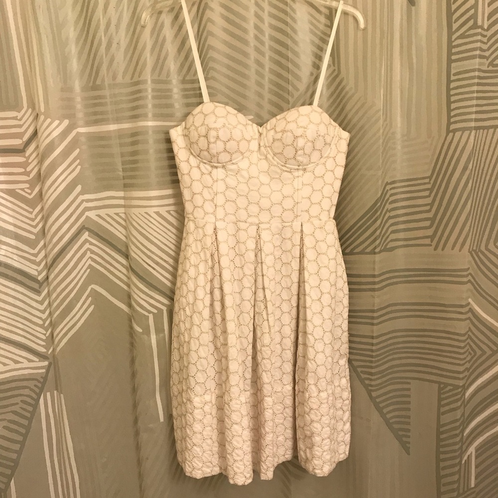 Isaac Mizrahi White & Gold Honeycomb Pattern Dress